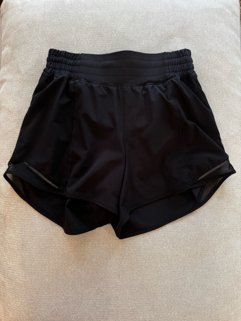 *NEVER WORN* Lululemon Hotty Hot Shorts - Black - Picture 3 of 4